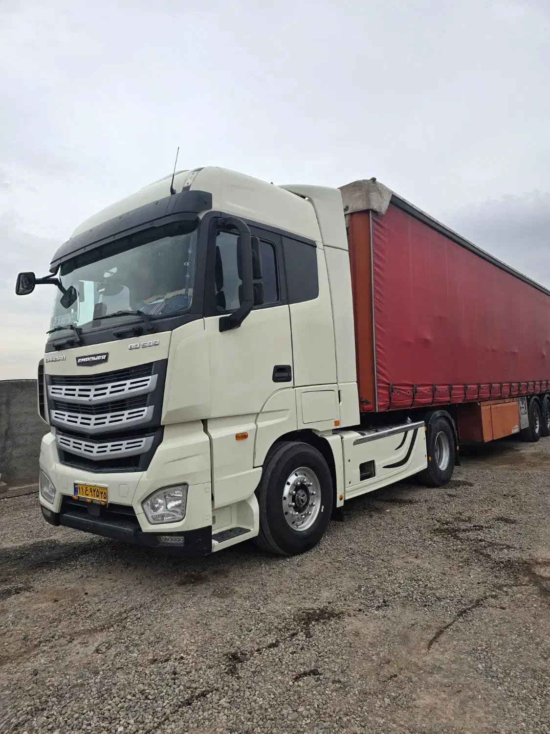 کشنده|خودرو سنگین|میانه, |دیوار