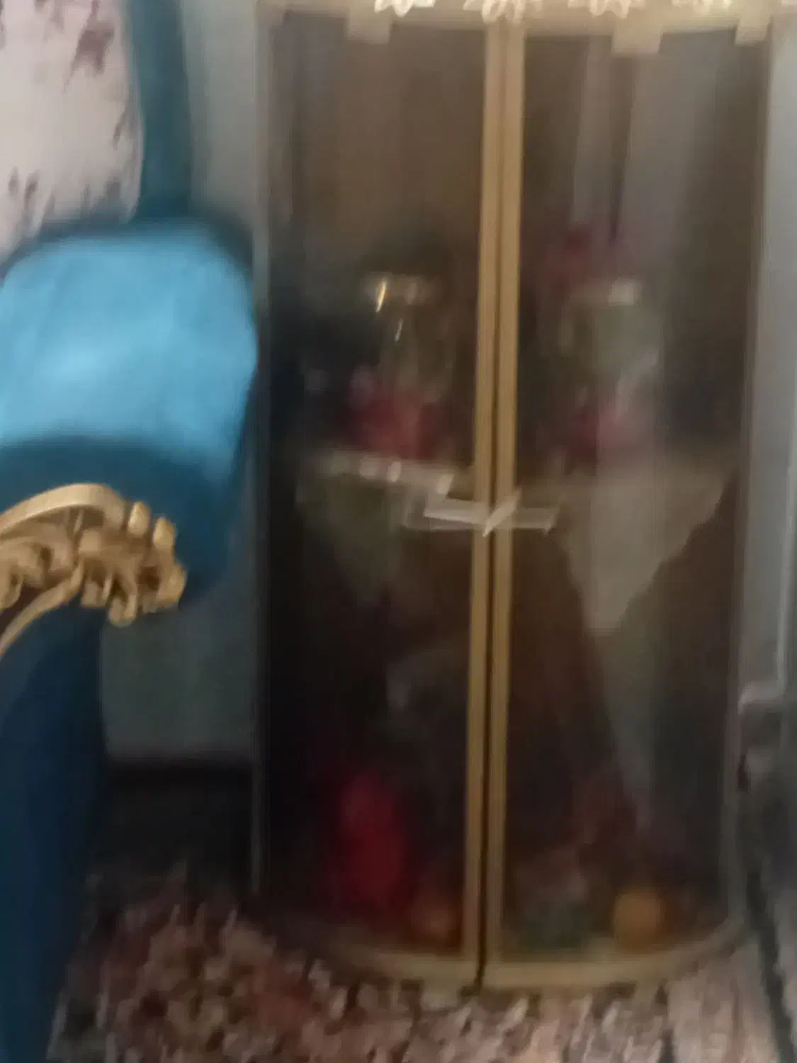 مینی بوفه طلایی رنگ یک متر قد نیم متر عرض|بوفه، ویترین، کنسول|یزد, |دیوار