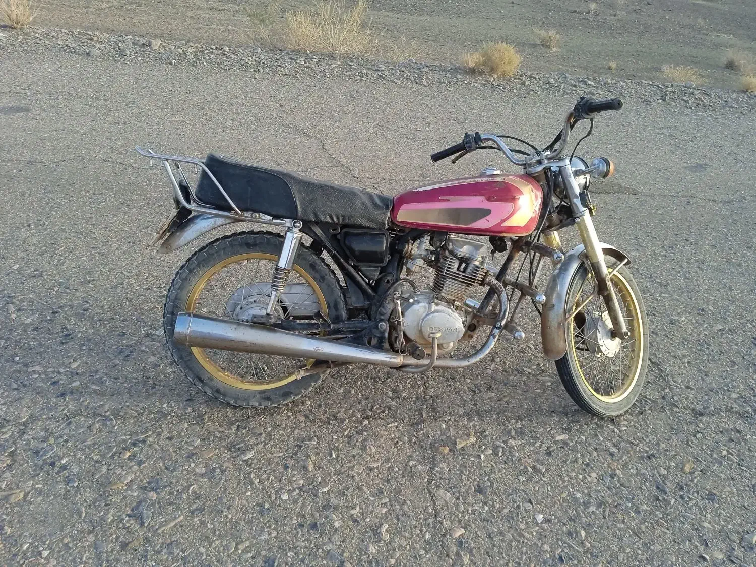 موتور|موتورسیکلت|خاش, |دیوار