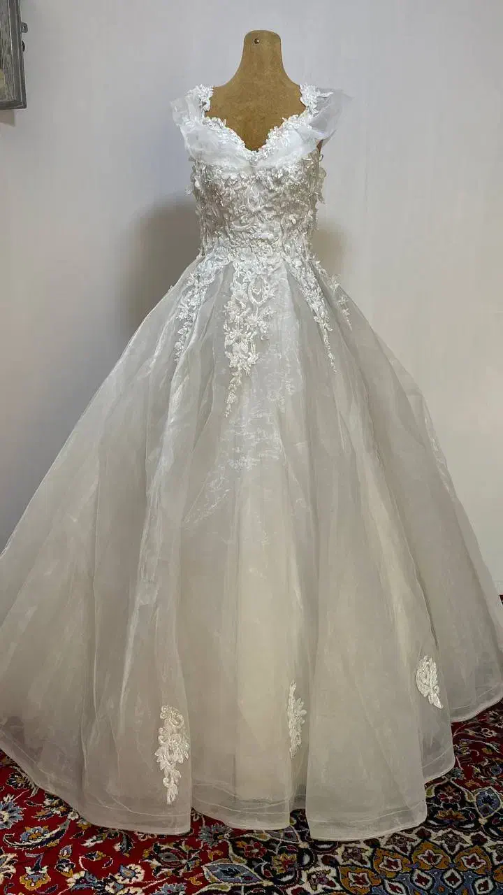 لباس عروس فروشی و اجاری زیر قیمت|لباس|پاکدشت, حصار امیر|دیوار