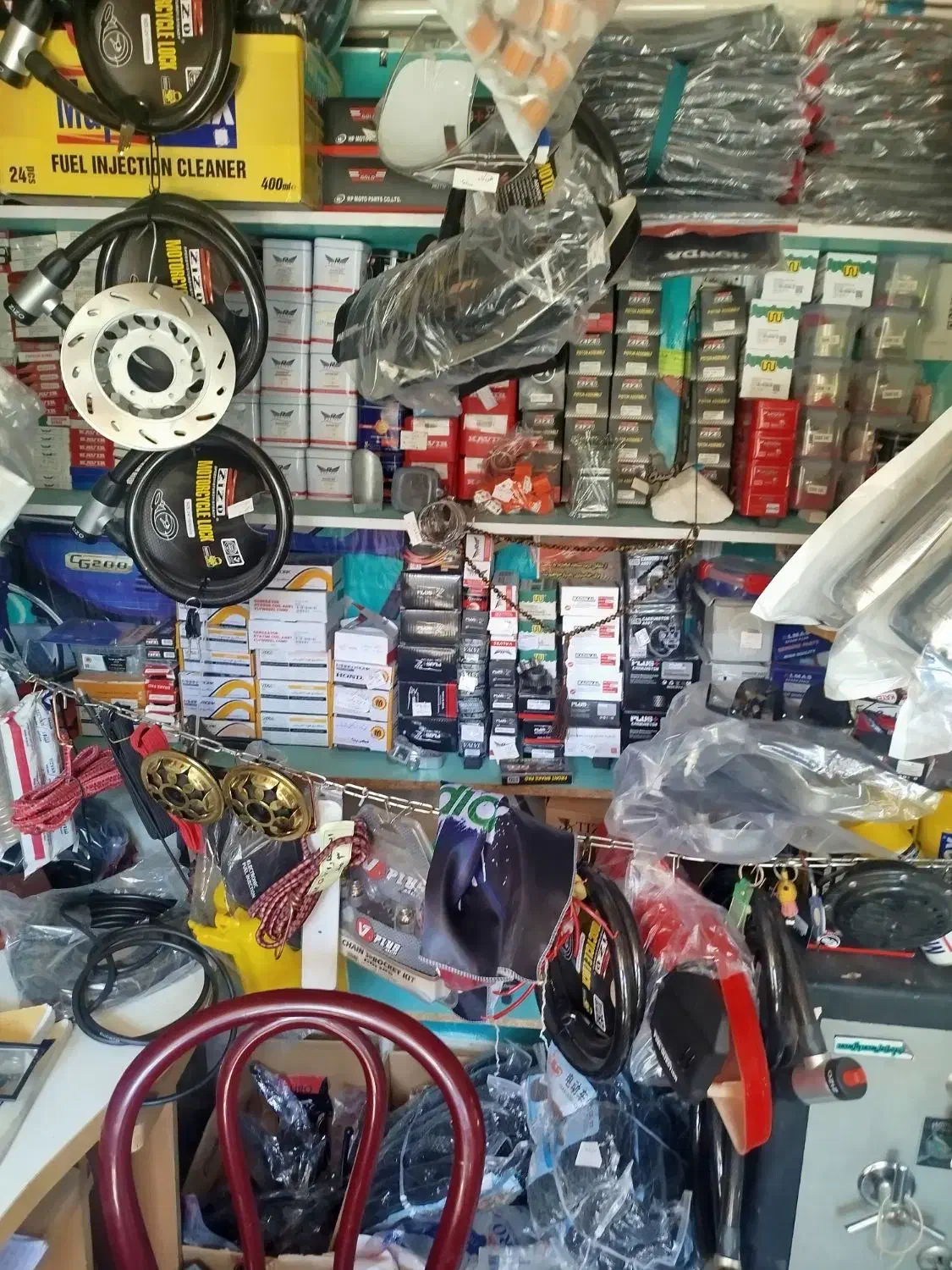 فروشگاه لوازم یدکی موتورسیکلت (کوشکی)|قطعات یدکی و لوازم جانبی|بروجرد, |دیوار