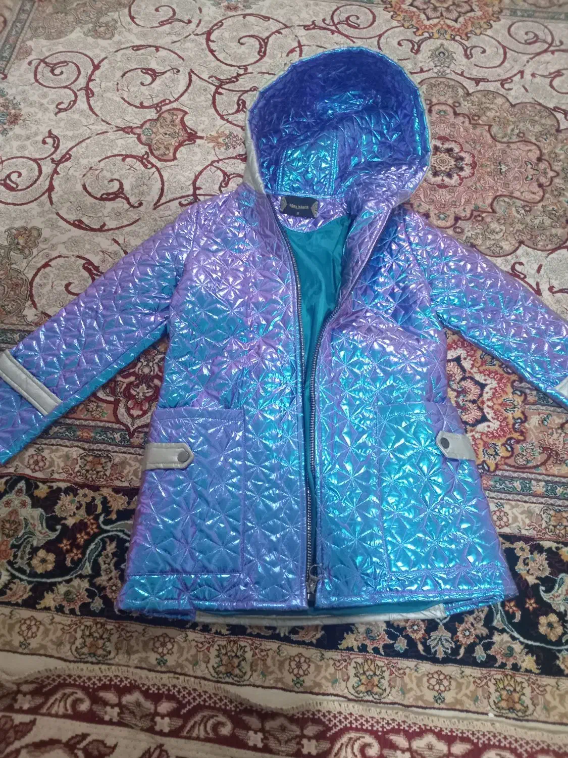 کاپشن|لباس|بندر ترکمن, |دیوار