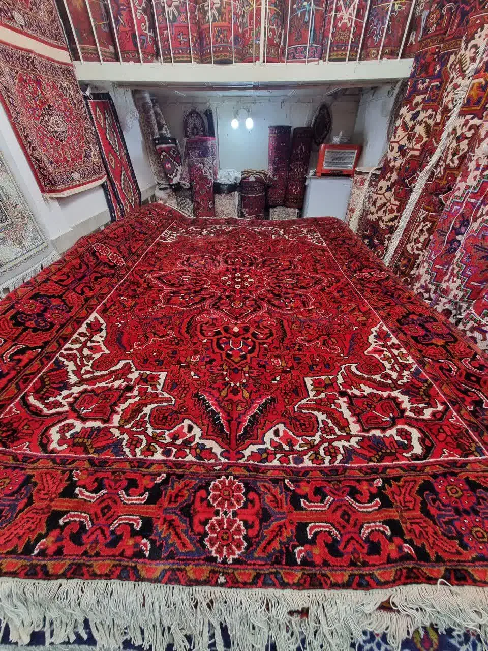 متفاوت فرش با رنگرری|فرش|مراغه, |دیوار