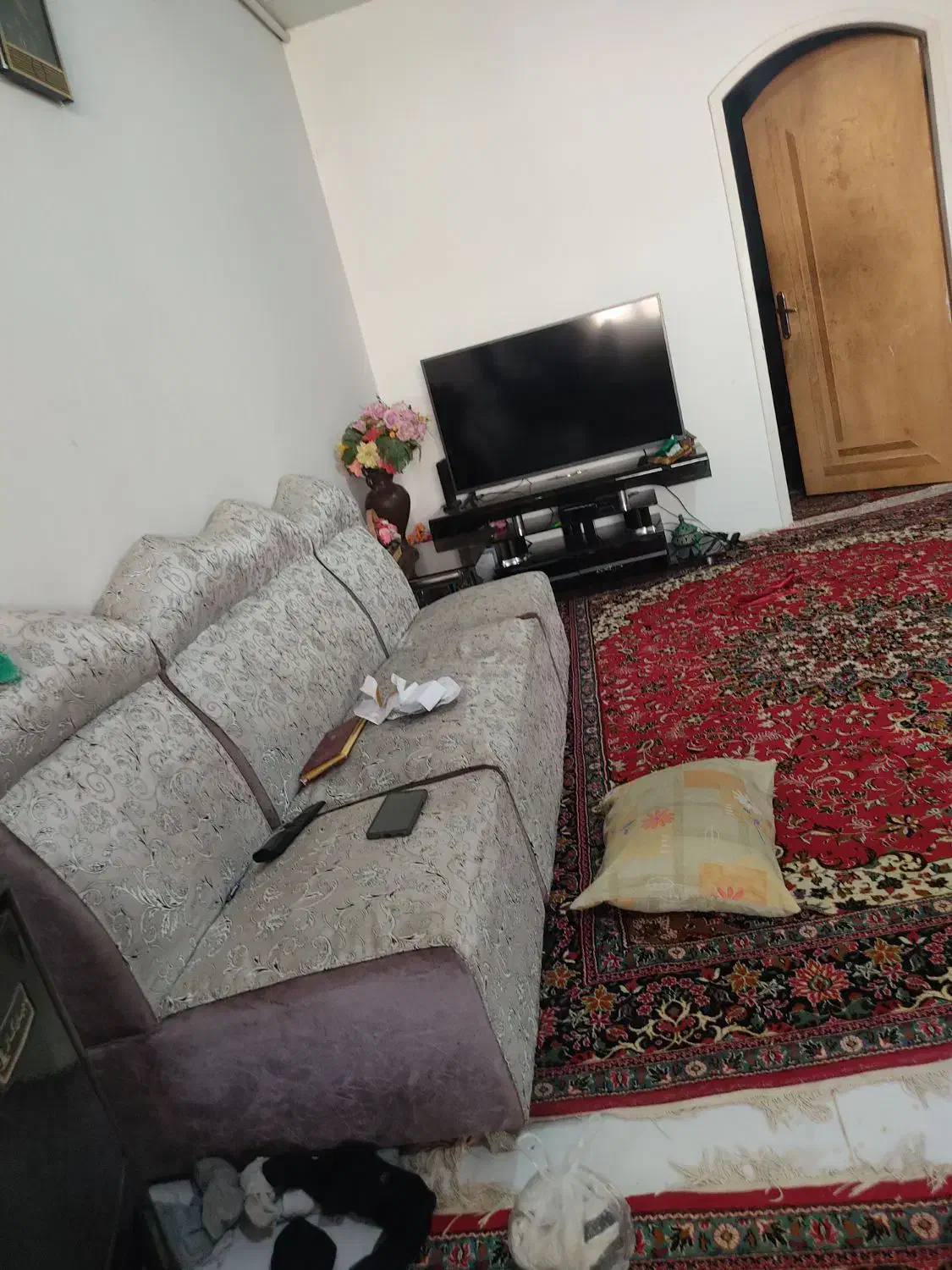 مبل راحتی و طرح سلطنتی|مبلمان خانگی و میز عسلی|مشهد, نیروی هوایی|دیوار