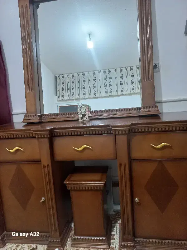 کنسول میز آرایشی|بوفه، ویترین، کنسول|کاشان, فاز ۲ ناجی آباد|دیوار