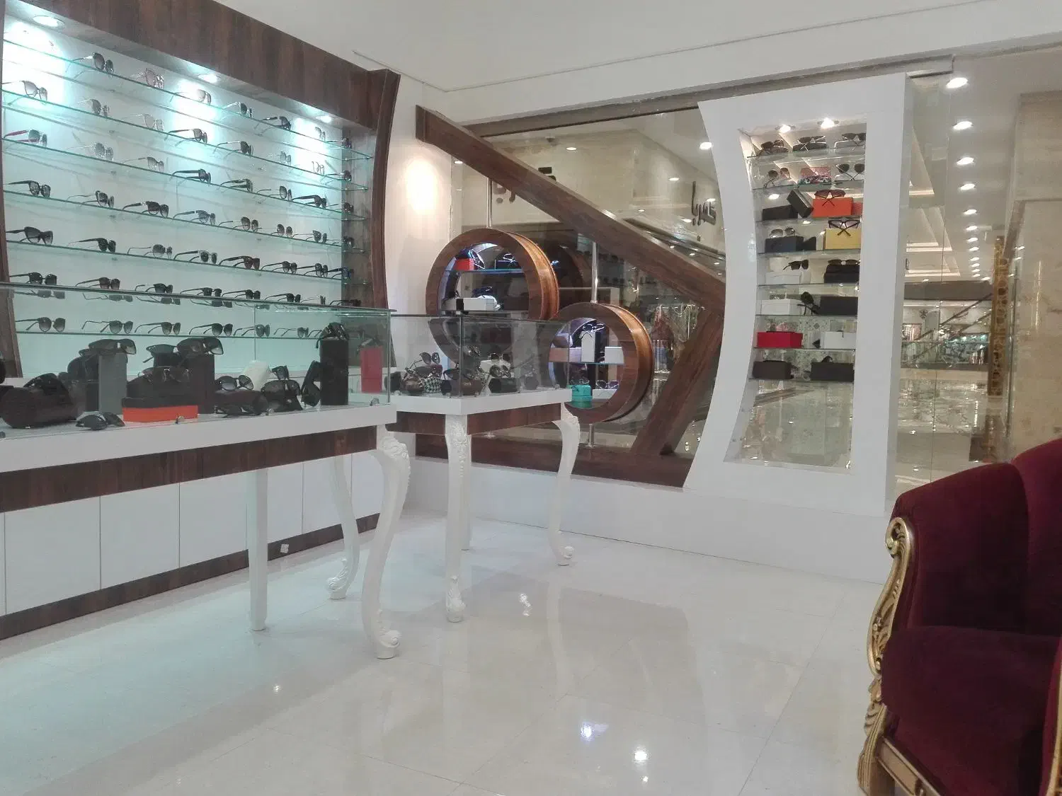 دکور فروشگاهی قفسه ویترین طراحی رایگان|فروشگاه و مغازه|مشهد, نوید|دیوار