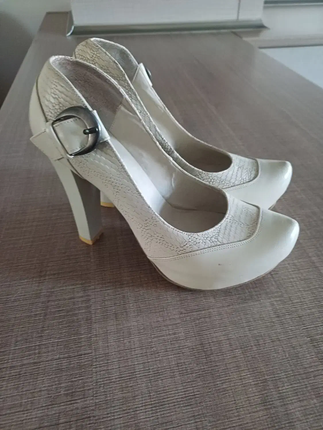 کفش|کیف، کفش، کمربند|ارومیه, |دیوار