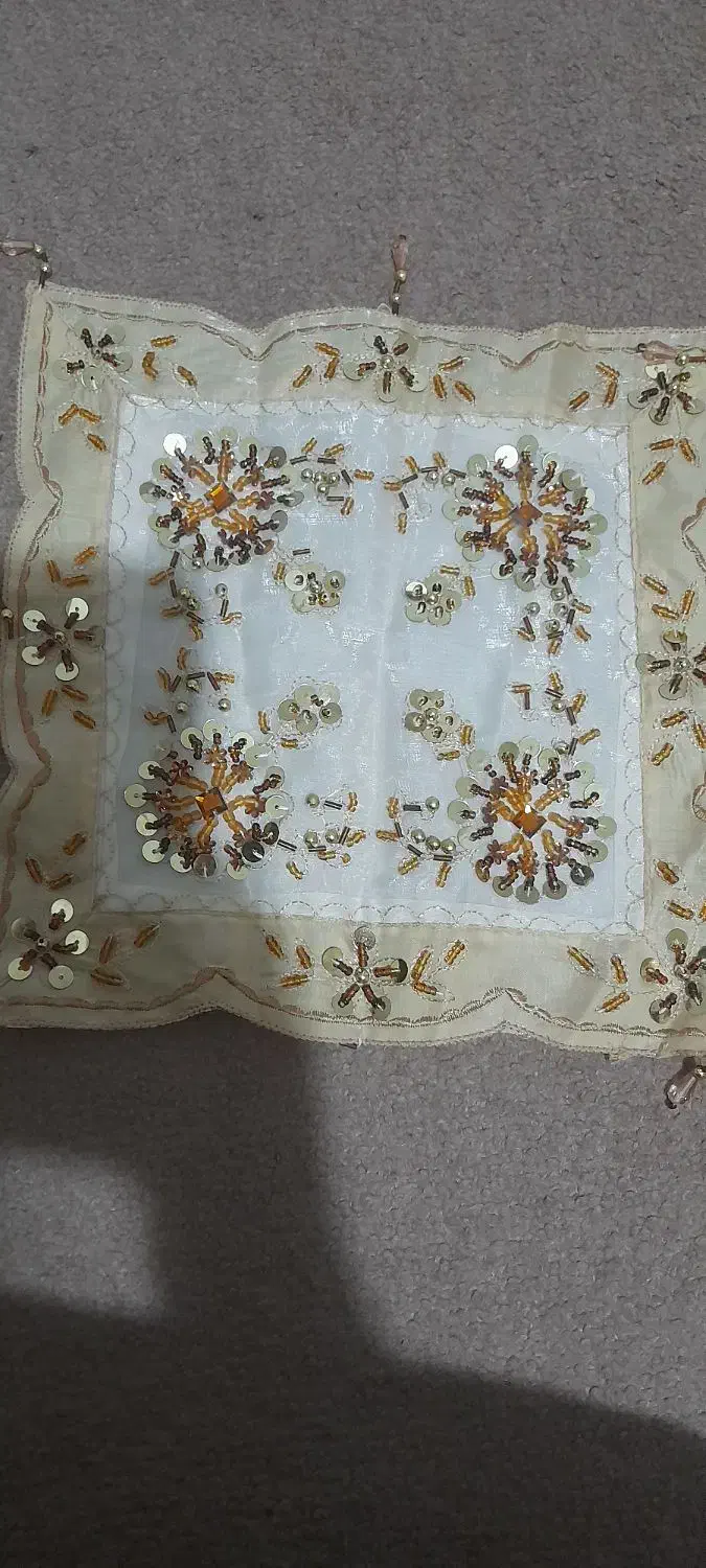 طلای وشیک|لباس|قم, قلعه یزدیها|دیوار