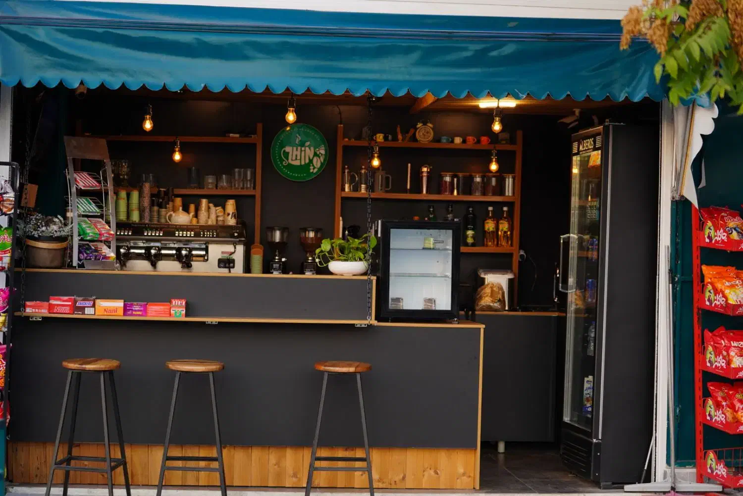 به کمک باریستا نیازمندیم|استخدام خدمات فروشگاه و رستوران|قزوین, |دیوار