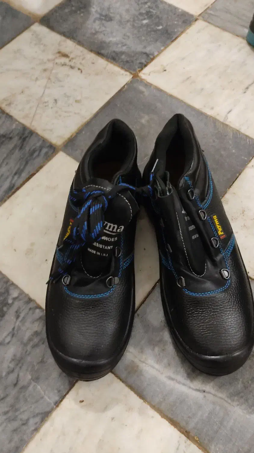 کفش کار ایمنی|کیف، کفش، کمربند|شلمان, |دیوار