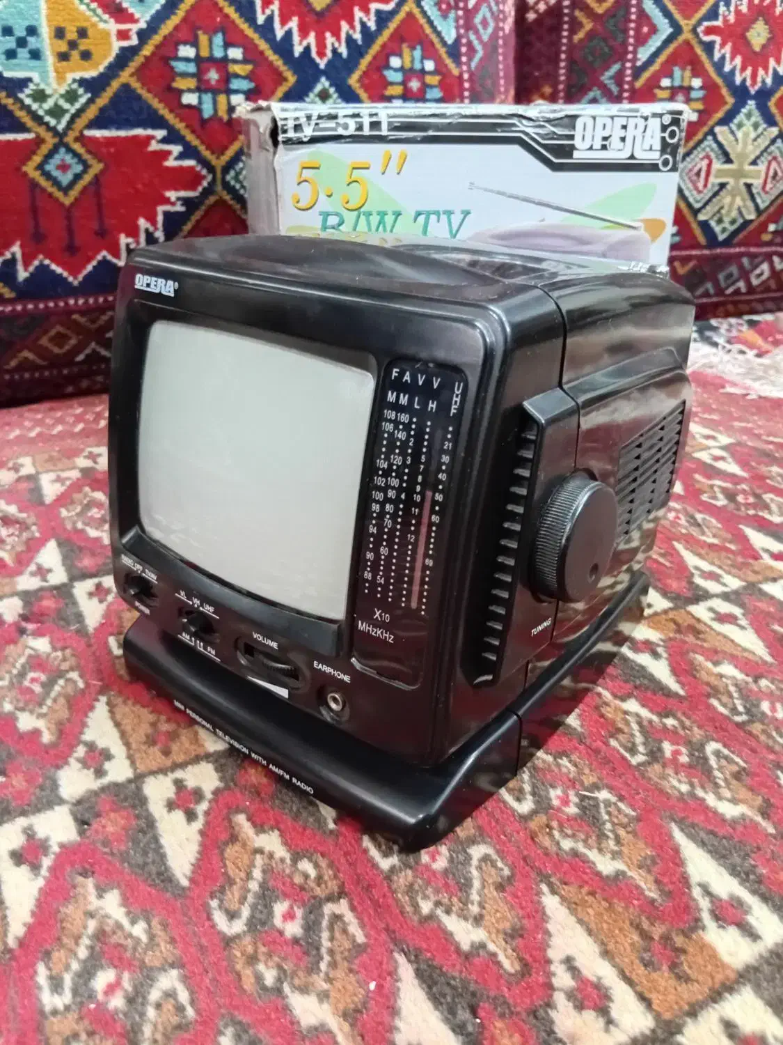 تلویزیون رادیو دار و تلویزیون توشیبا قدیمی عتیقه|تلویزیون و پروژکتور|اصفهان, شیخ اشراق|دیوار