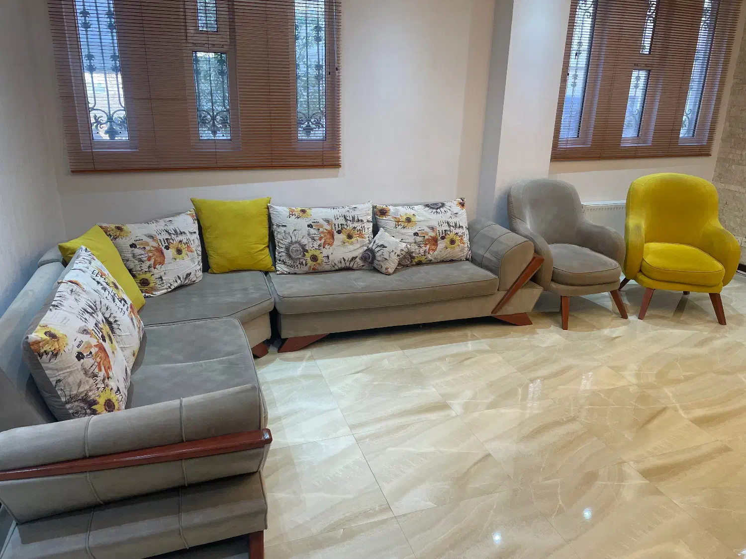 راحتی مدل ال|مبلمان خانگی و میز عسلی|محلات, |دیوار