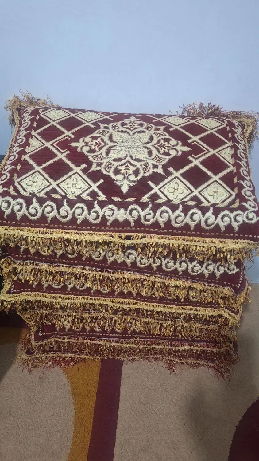پشتی|پشتی|فیروزآباد (فارس), |دیوار
