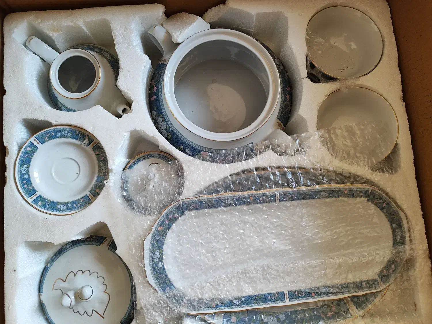 سرویس ۶نفره حمید|ظروف سرو و پذیرایی|قرچک, پویینک|دیوار