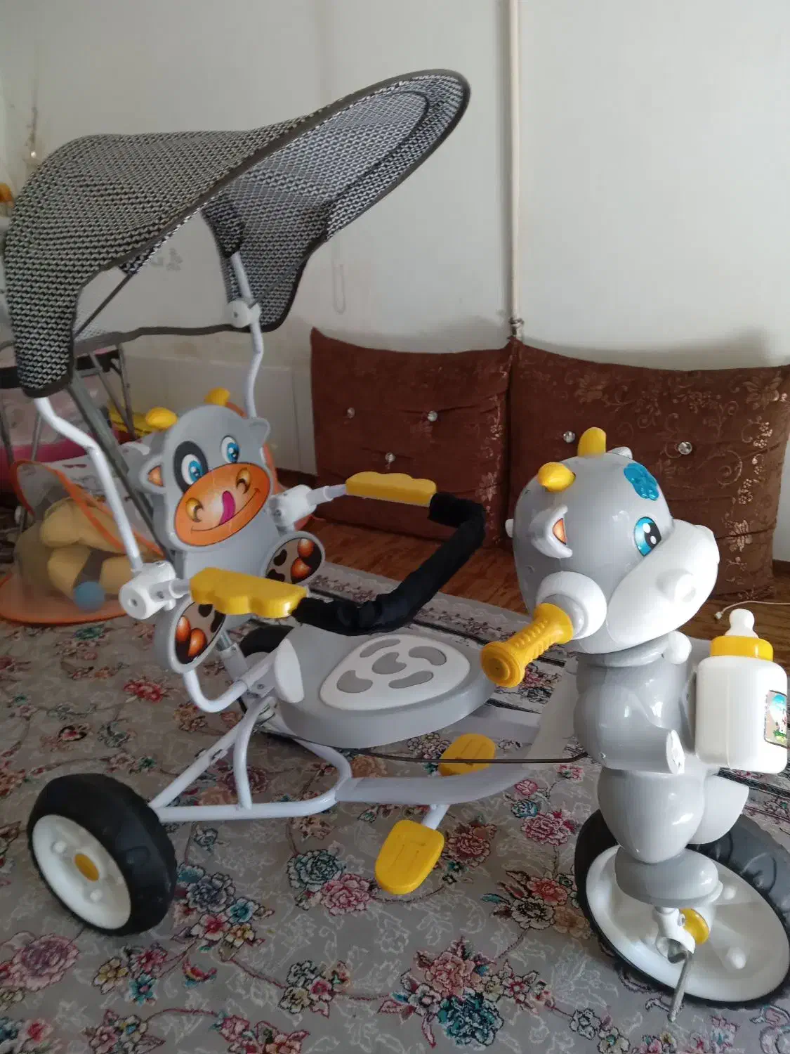 سه چرخ کودک سالم|اسباب‌بازی بچه|شاهین‌شهر, خانه کارگر|دیوار