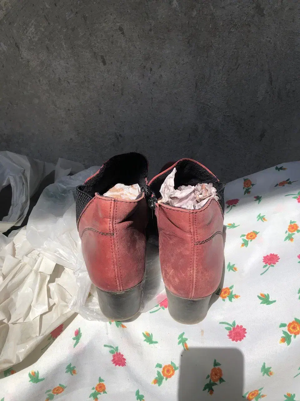 کفش|کیف، کفش، کمربند|بانه, |دیوار