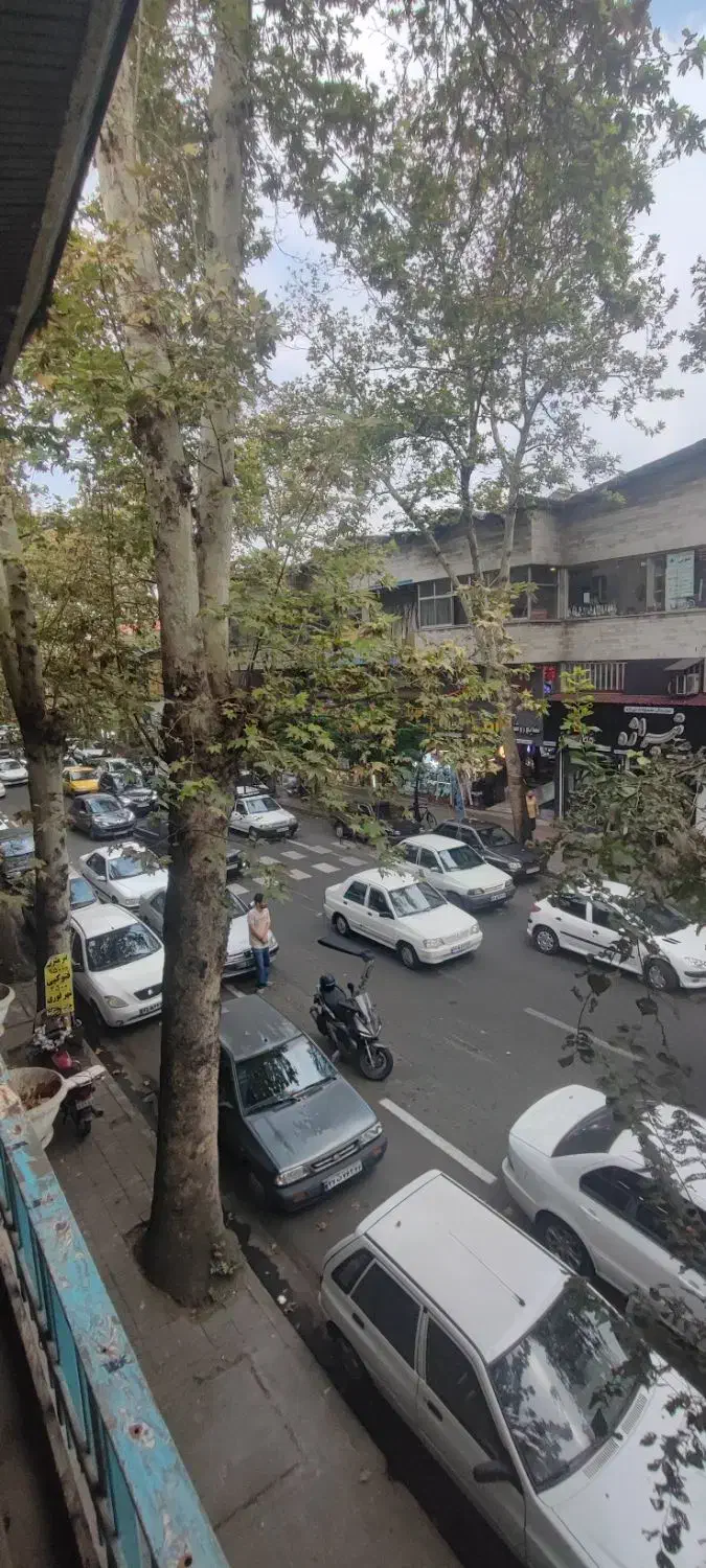 اجاره تجاری  واحد ۱۰۰ متری کافه آبان|اجارهٔ مغازه و غرفه|رشت, سعدی (تختی)|دیوار