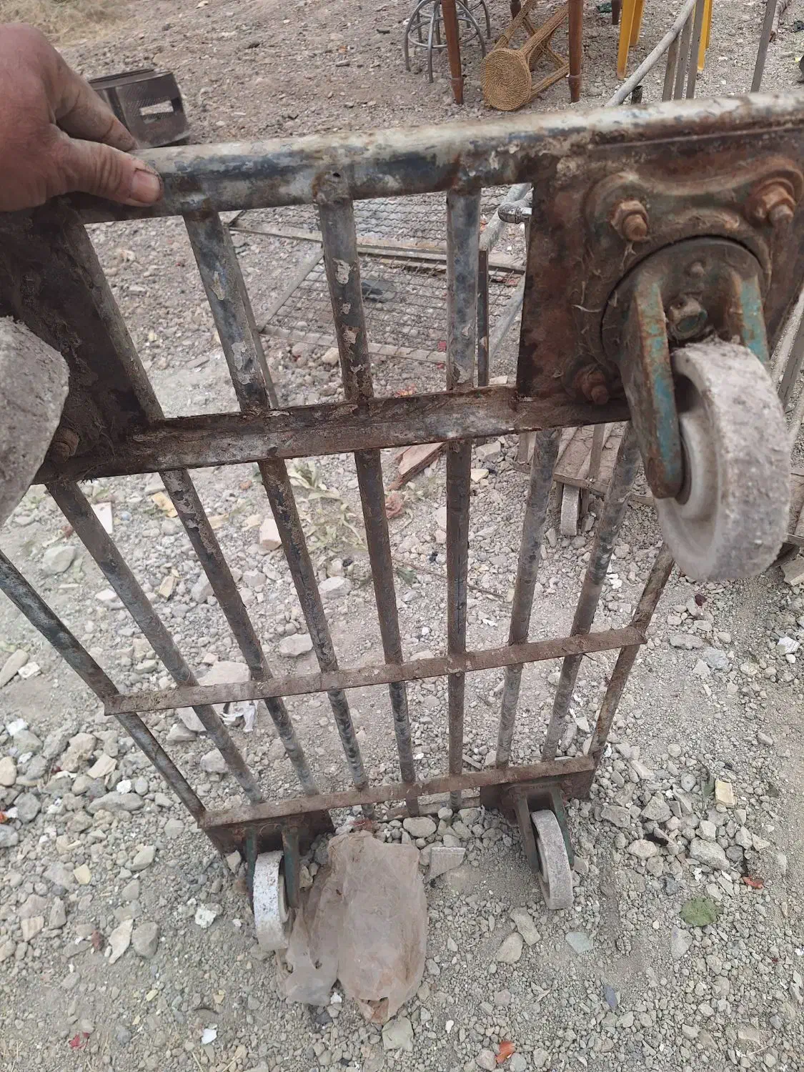 چهار چرخ دستی  حمل بار|ابزارآلات|سلفچگان, |دیوار