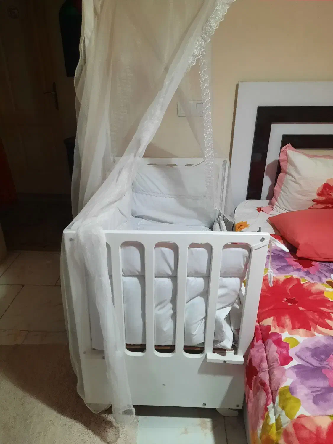 تخت و گهواره کنار مادر سه کاره،توری پشه‌بند + تشک|تخت و سرویس خواب|بندرعباس, |دیوار