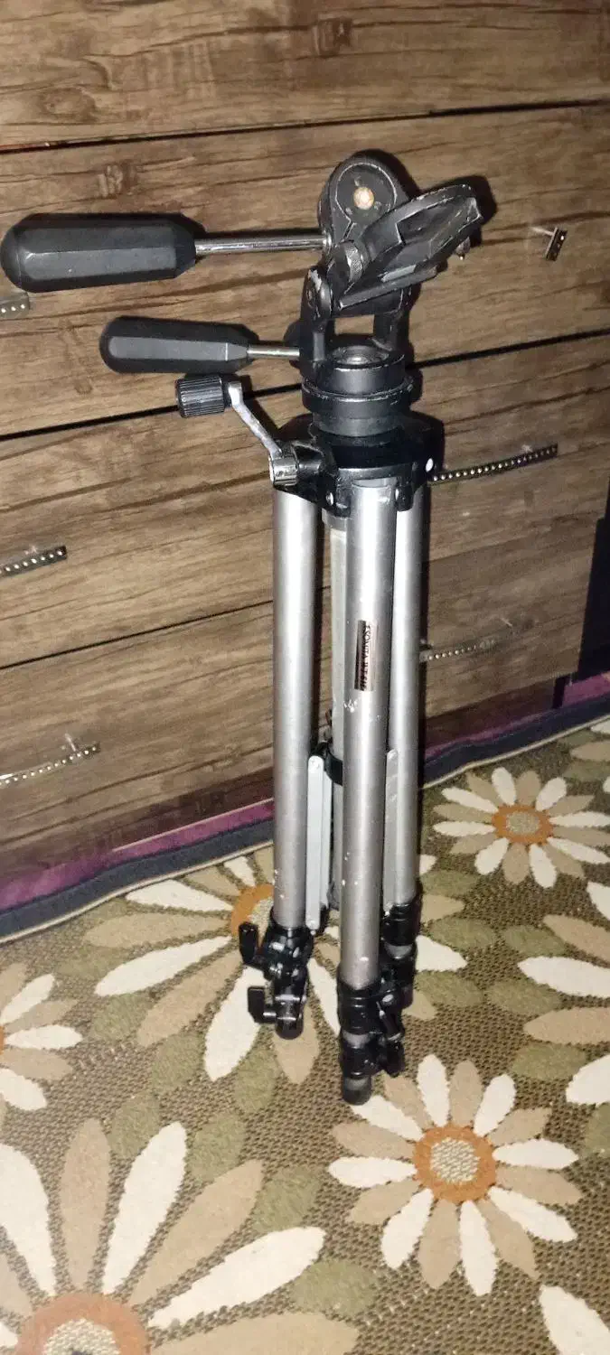 پایه دوربین|دوربین عکاسی و فیلم‌برداری|کرج, اسلام‌آباد|دیوار