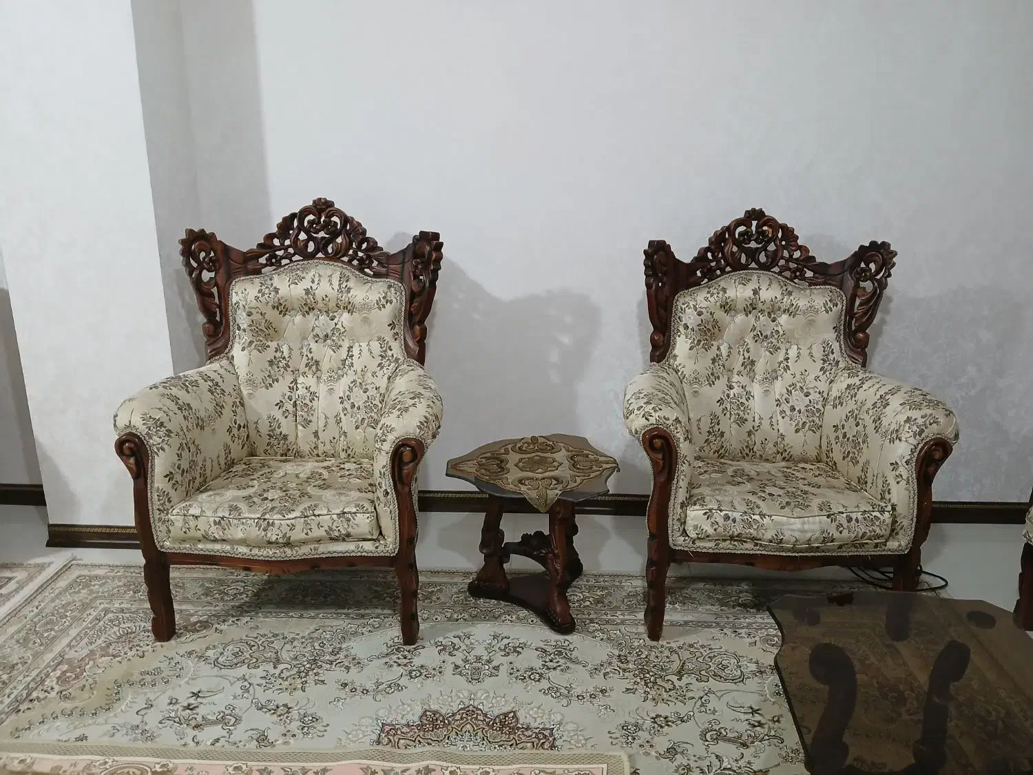 مبل ۷ نفره کاملا سالم و تمیز|مبلمان خانگی و میز عسلی|شریف‌آباد, |دیوار