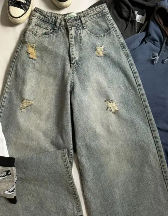 پارچه‌ای سفید|لباس|شیروان (خراسان), |دیوار