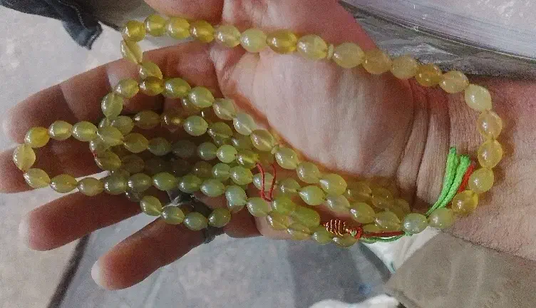 تسبیح شاه مقصود|کلکسیون اشیاء عتیقه|قم, وادی السلام|دیوار