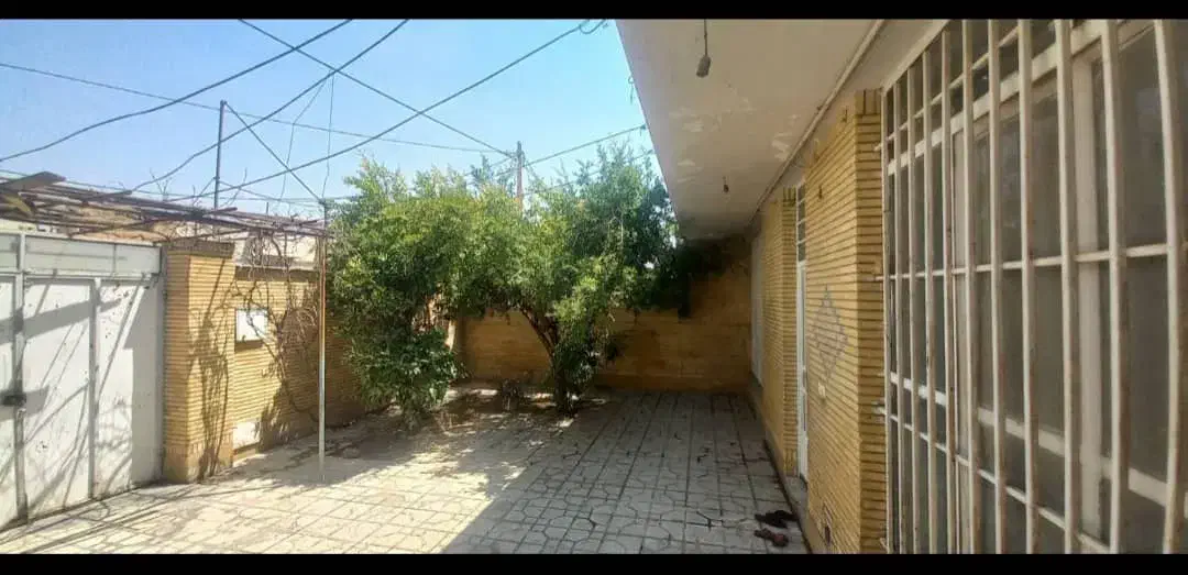 منزل ویلایی سه خواب دربست خیابان فاضل|اجارهٔ خانه و ویلا|شیراز, شریف‌آباد|دیوار