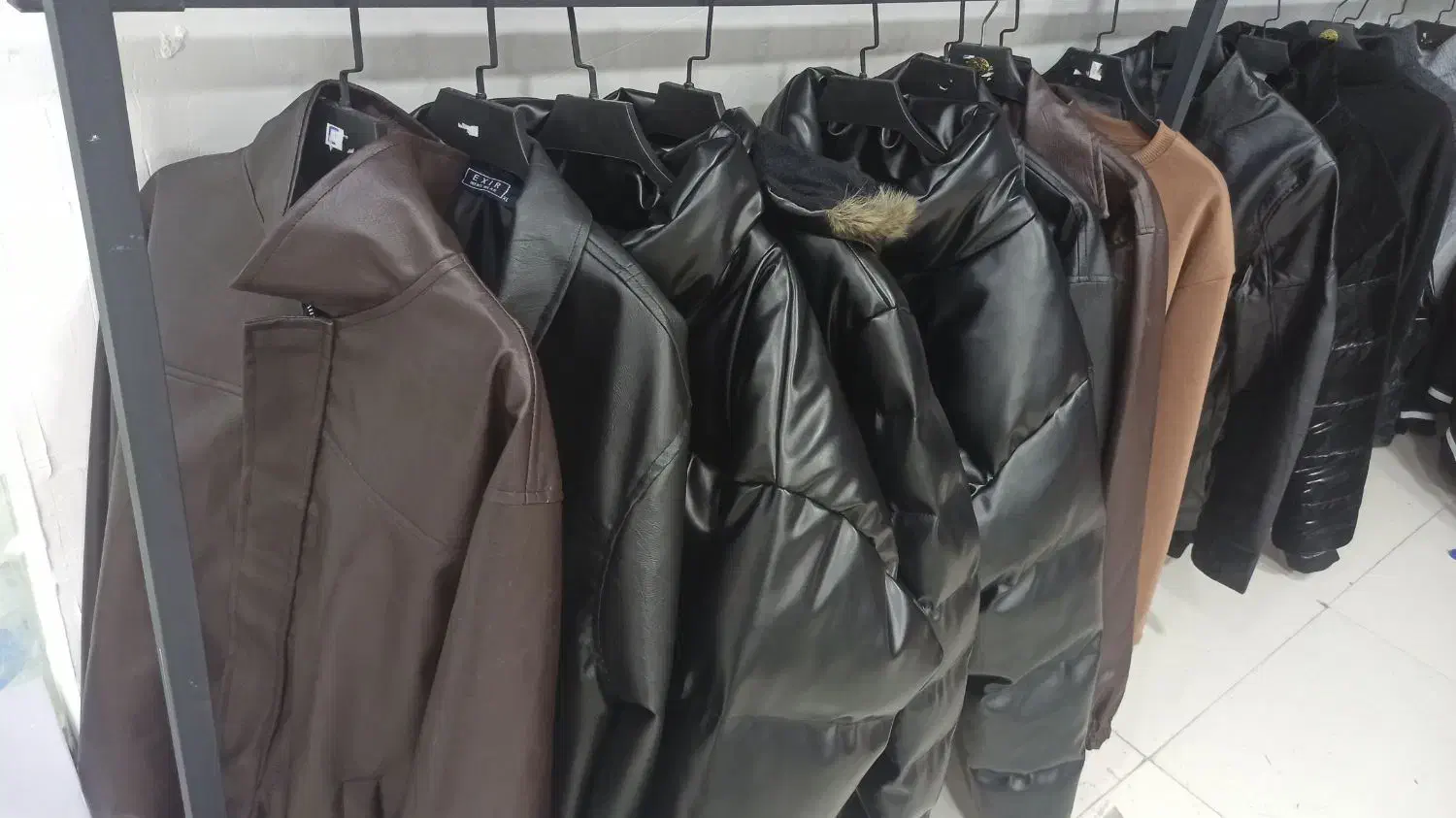 آلفا،پوشاک|لباس|دهدشت, |دیوار