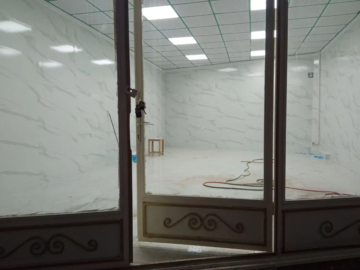 مغازه 47متری بر خیابان 18متری|فروش مغازه و غرفه|همدان, |دیوار