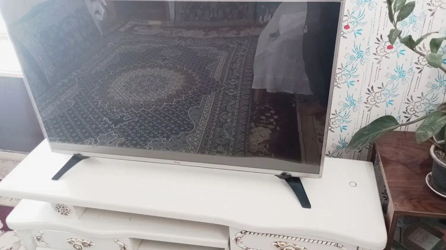 تلویزیون ال جی ۴۳اینج..|تلویزیون و پروژکتور|سنگدوین, |دیوار