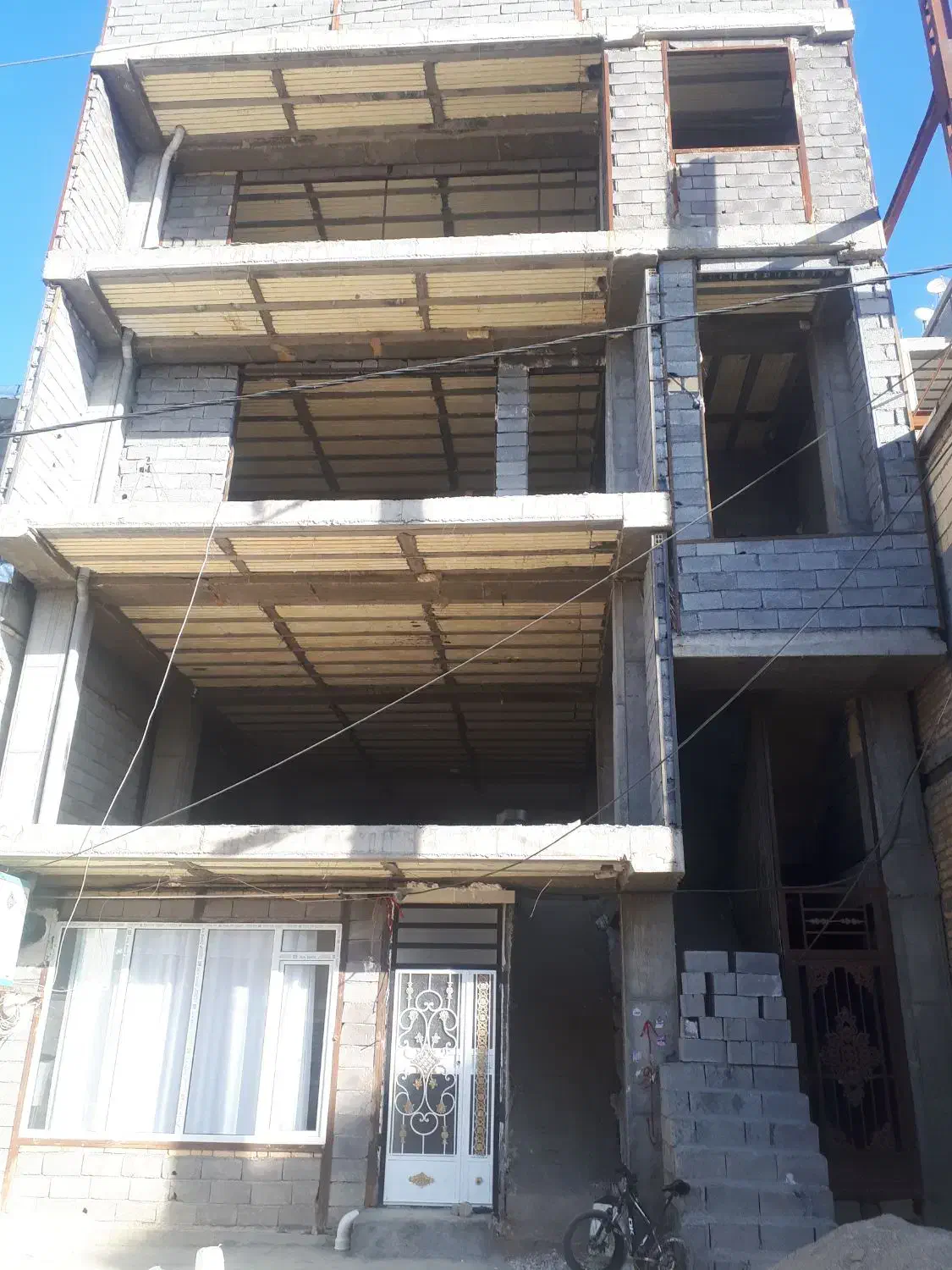 واحد اصناف روبروی درمانگاه|فروش آپارتمان|جوانرود, |دیوار