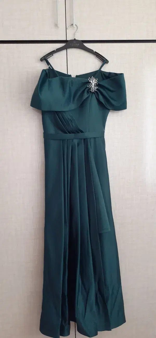 پیرهن مجلسی|لباس|اردبیل, |دیوار