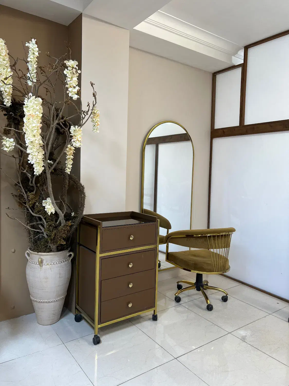 استخدام نیروی نیمه ماهر رنگ ولایت|استخدام درمانی، زیبایی، بهداشتی|گرگان, |دیوار