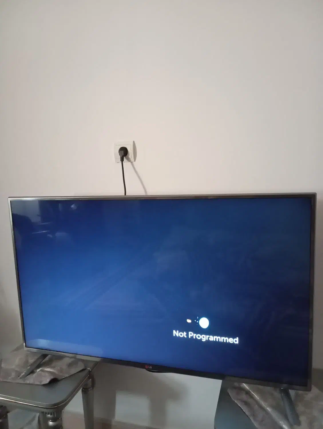 تلویزیون|تلویزیون و پروژکتور|قشم, |دیوار