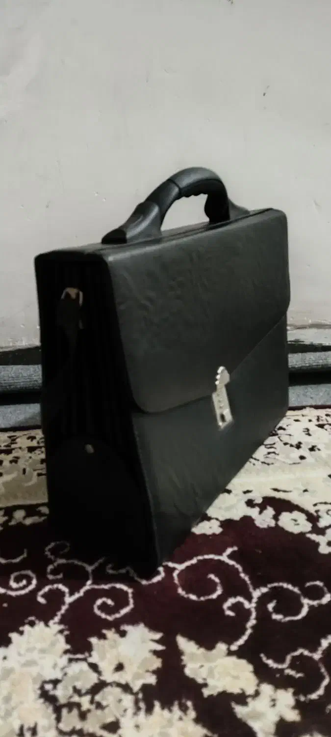 کیف چرمی اداری قفل دار|کیف، کفش، کمربند|اصفهان, ارداجی|دیوار