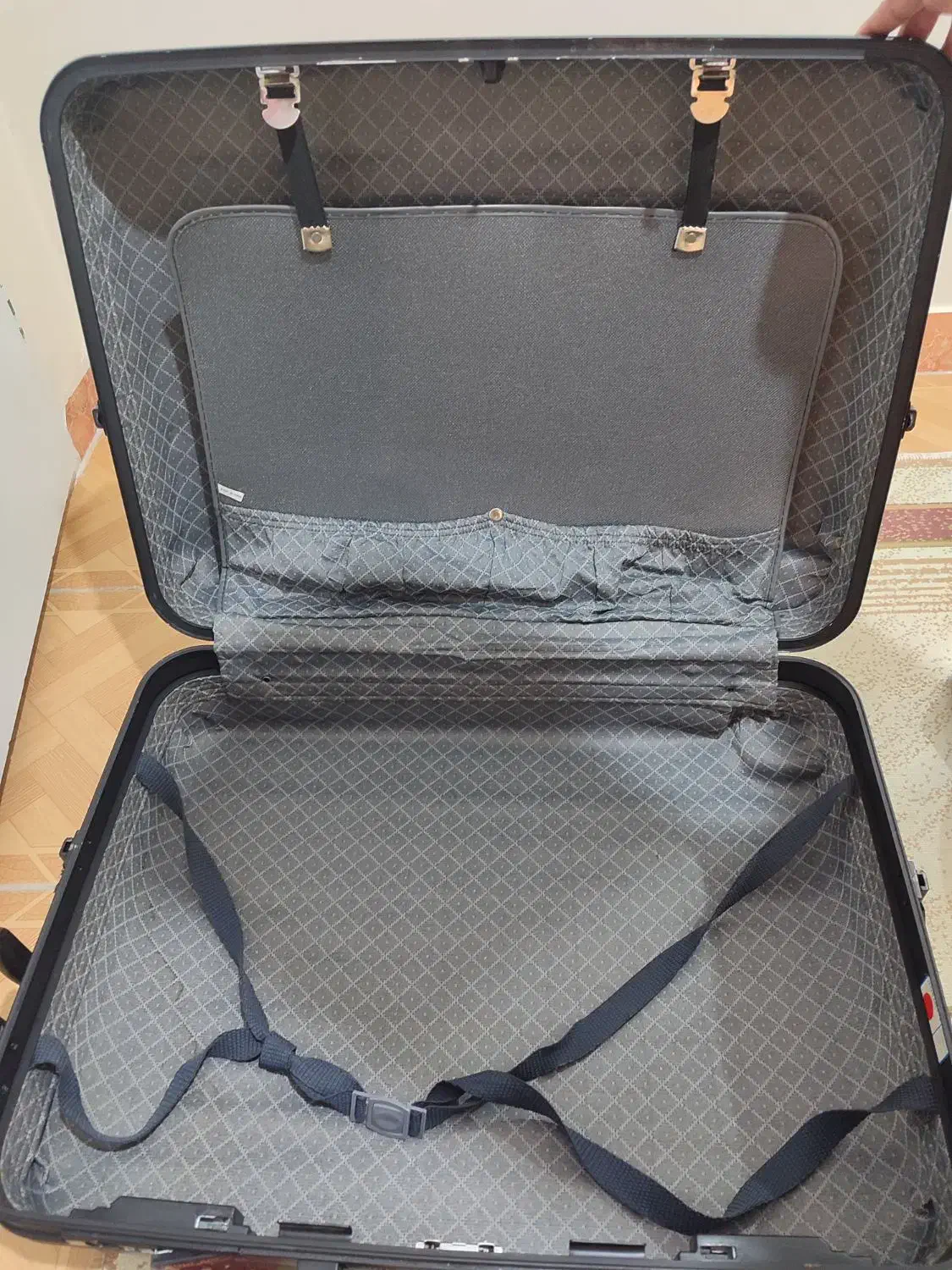 چمدون ژاپنی اصل|کیف، کفش، کمربند|اندیشه, اندیشه فاز ۴|دیوار