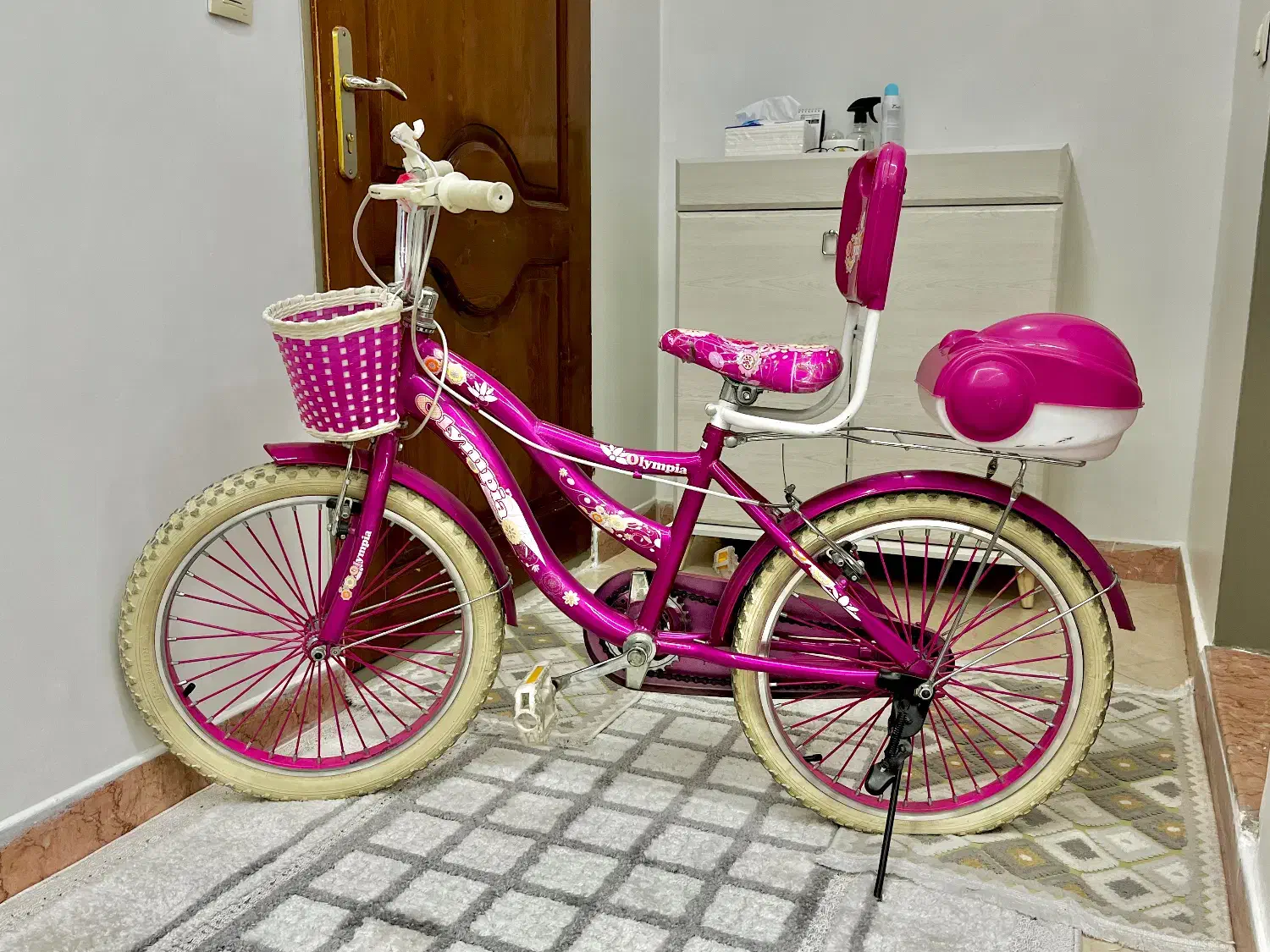 دوچرخه دخترانه|دوچرخه، اسکیت، اسکوتر|پرند, فاز ۲|دیوار