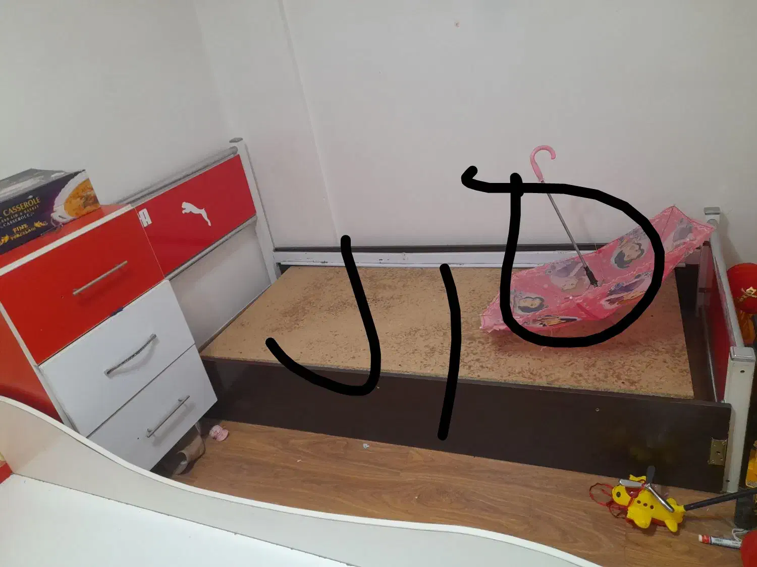 تختخواب میز تلویزیون وسایل به درد بخور|تخت و سرویس خواب|تبریز, |دیوار