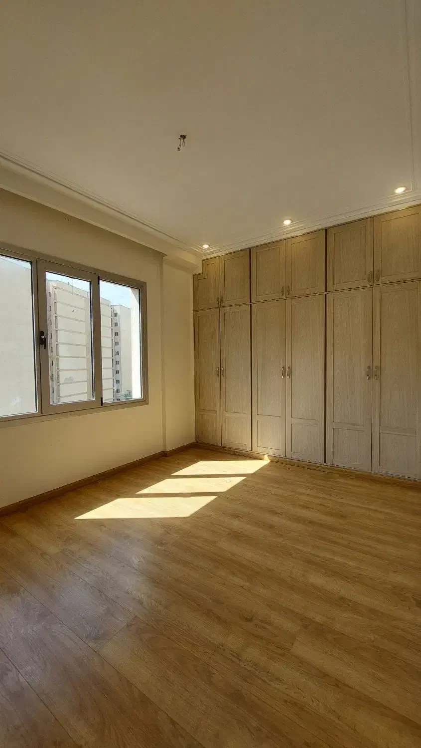 ۱۹۰ متر ۳ خواب . ونک ملاصدرا شیخ بهایی شمالی