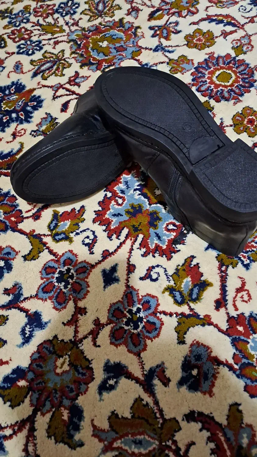 یک جفت نیم بوت|کیف، کفش، کمربند|شهرکرد, |دیوار