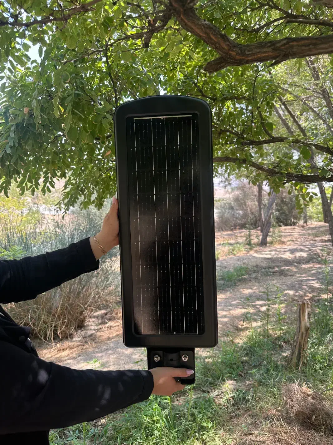 چراغ خیابانی خورشیدی سردری 4۰۰ وات|لامپ و چراغ|تهران, حکیمیه|دیوار