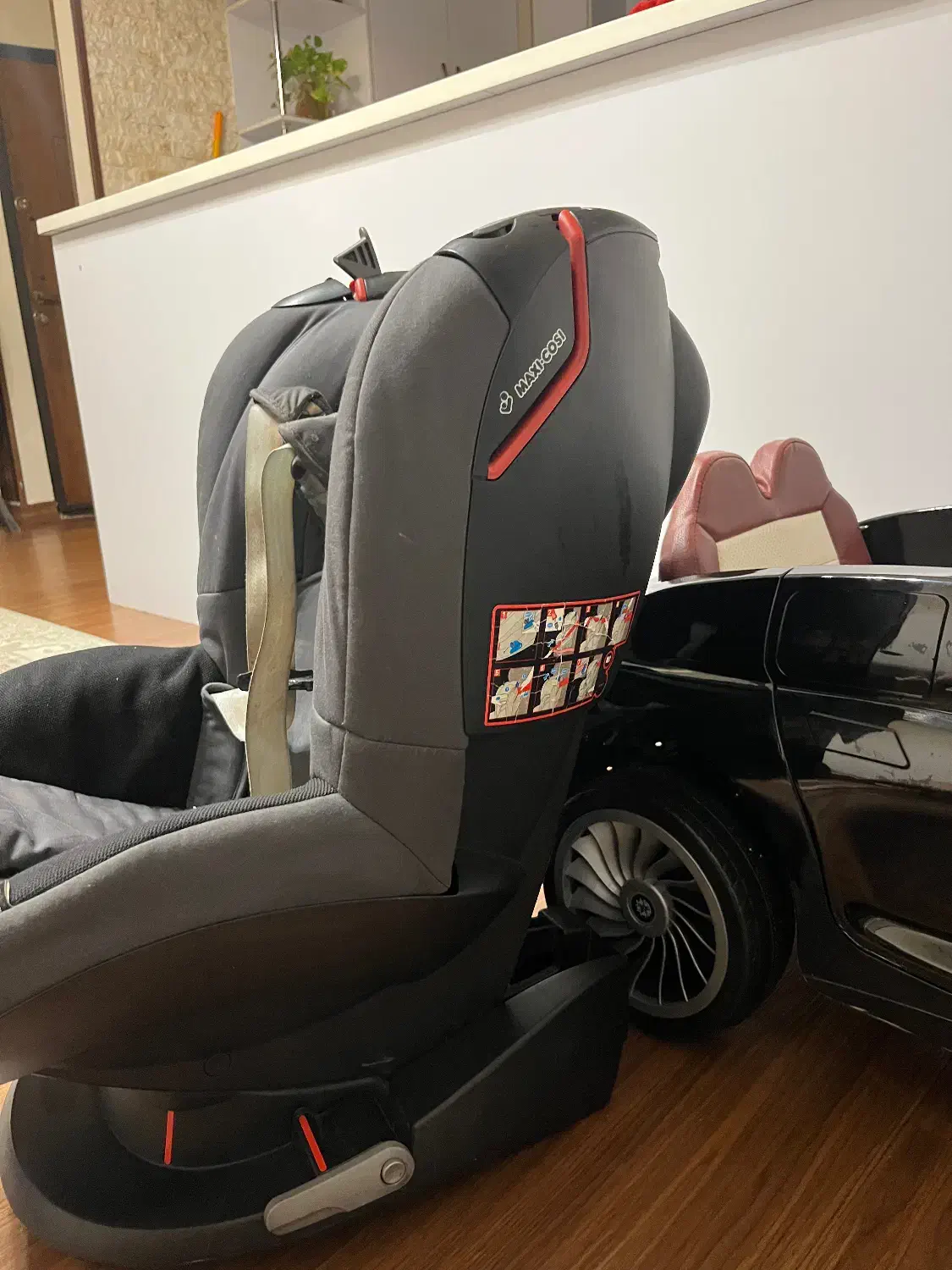 صندلی ماشین مکسی کوزی|تخت و صندلی بچه|محمدشهر, محمدشهر|دیوار