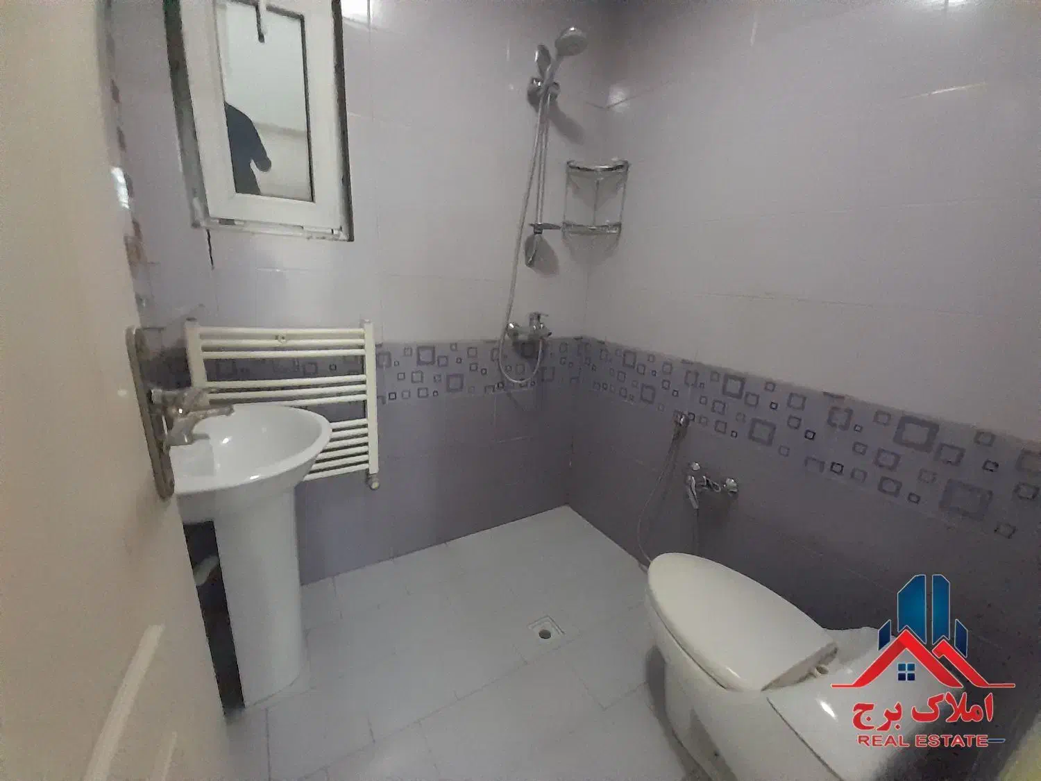 *شهرک چشمه ۱۲۵متر ۲خ ۲تراس ۲انباری طبقه آخر برج*