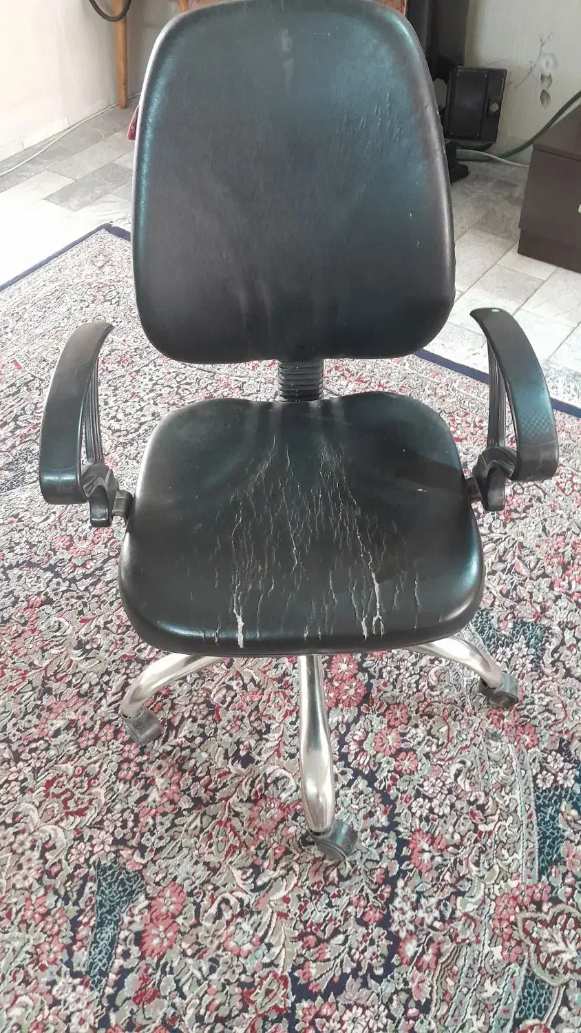 صندلی گردان و چرخدار|صندلی و نیمکت|کرمان, |دیوار