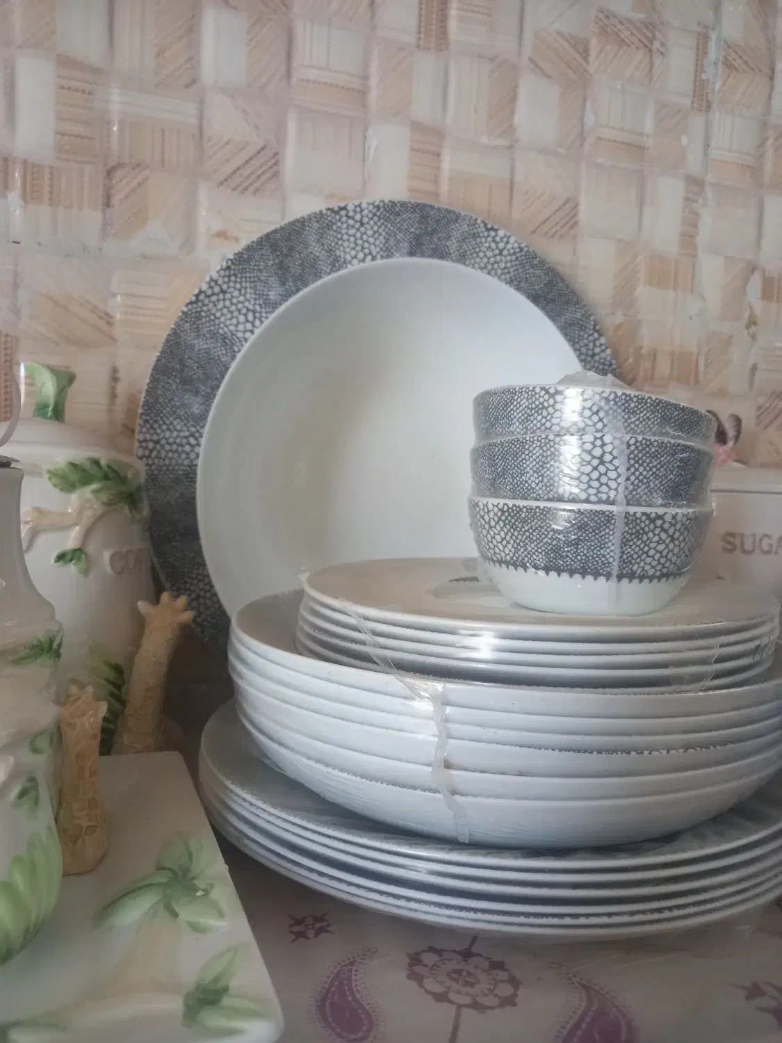 ارکوپال|ظروف سرو و پذیرایی|سیاخ دارنگون, |دیوار