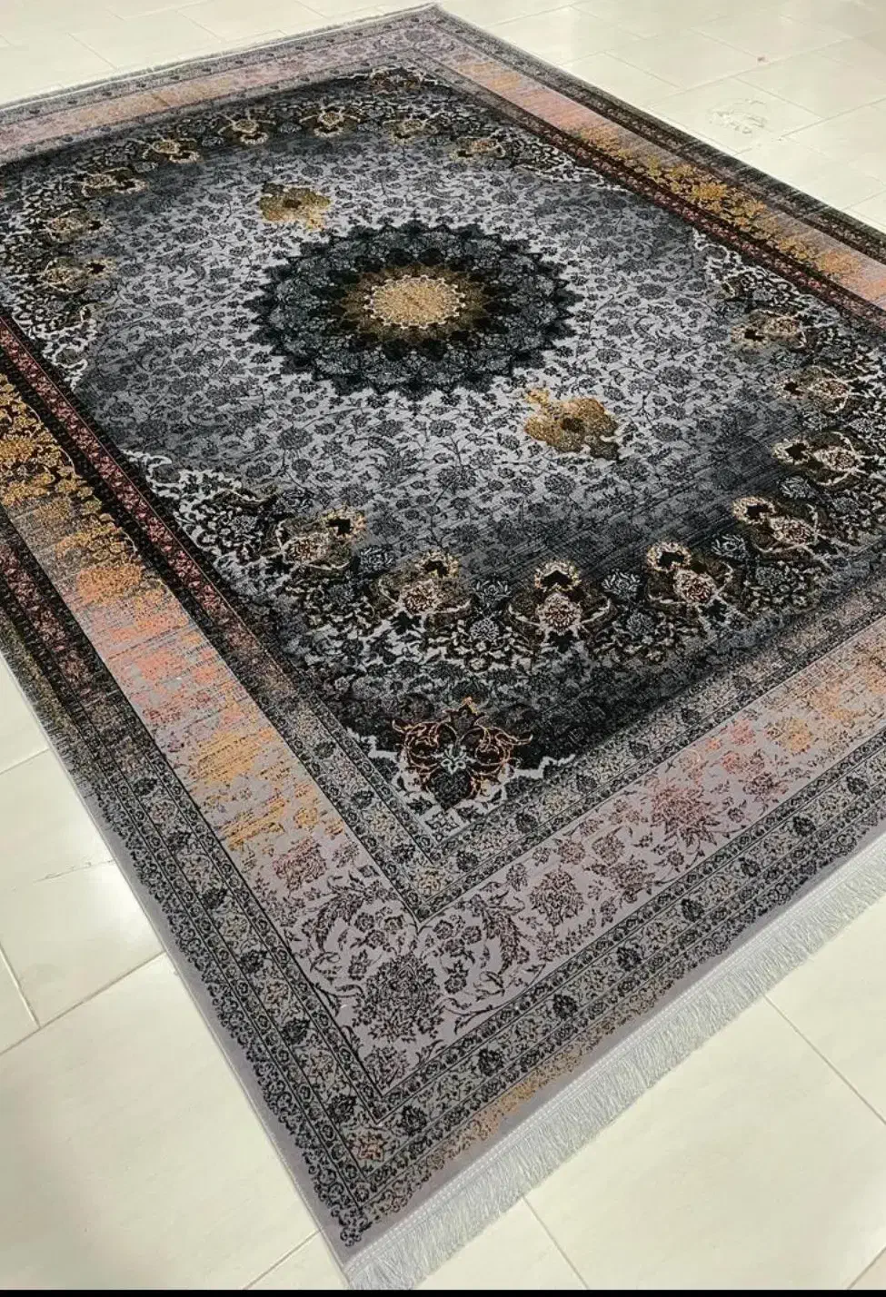 فرش ماشینی. خانه فرش مبین|فرش|زرند, |دیوار