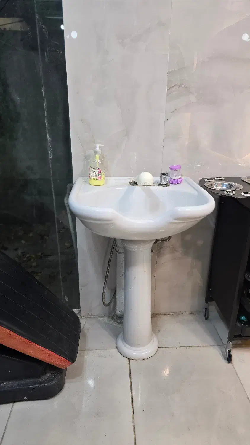 سرشور آرایشگاه|آرایشگاه و سالن‌های زیبایی|لاهیجان, فیاض|دیوار