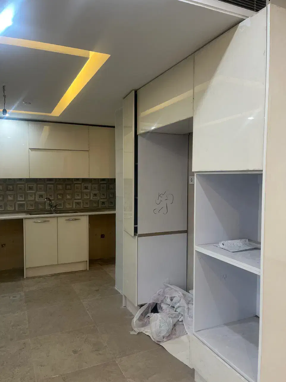 ۱۳۰ متری سه خواب ستارخان