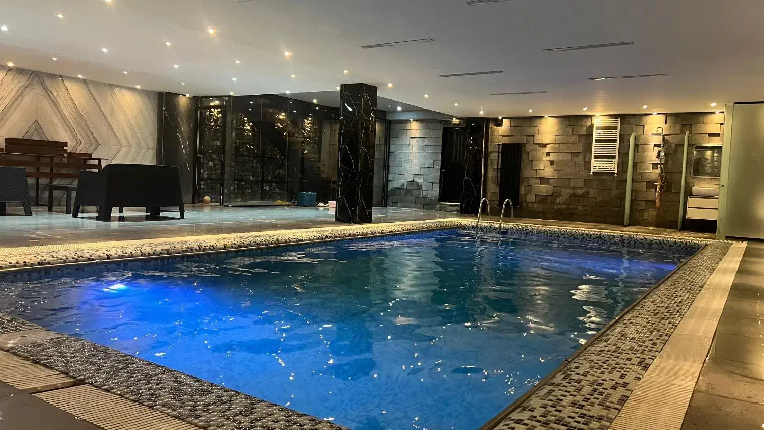 اجاره روزانه ویلا و عمارت استخردار  اقامتی و مراسم|اجارهٔ کوتاه‌مدت ویلا و باغ|تهران, سعادت‌آباد|دیوار